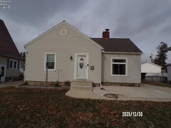 1006 Birdseye Blvd, Fremont, OH 43420