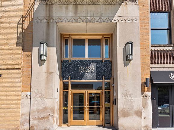 2nd image of 1307 S Wabash Ave APT 606