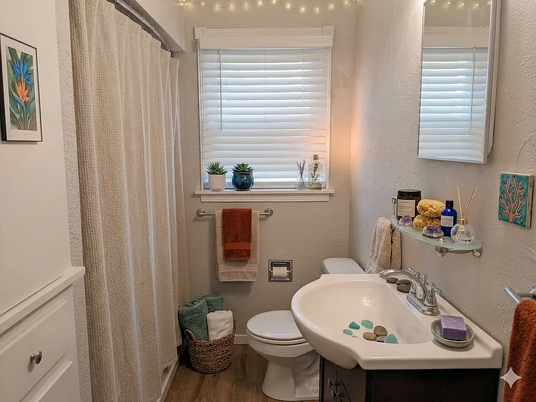 1027 W Apache St — Photo 16