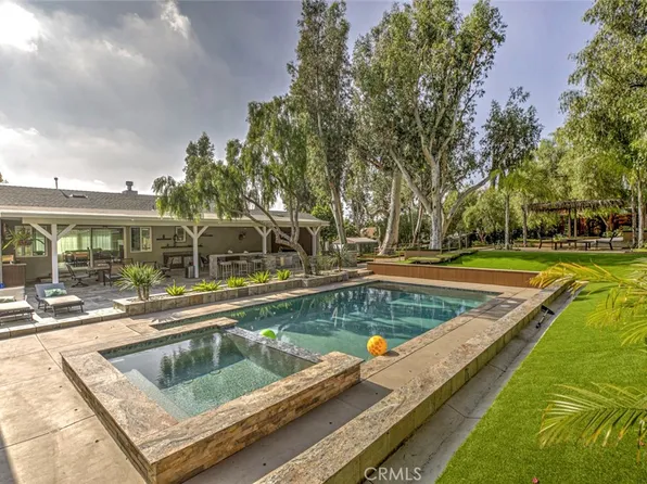 10555 Art St, Sunland, CA 91040