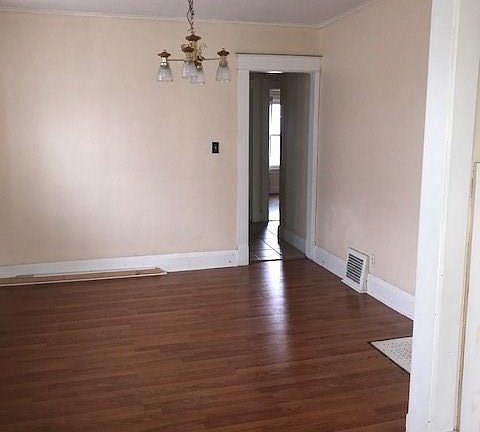 4th image of 1410 Goodale Ave
