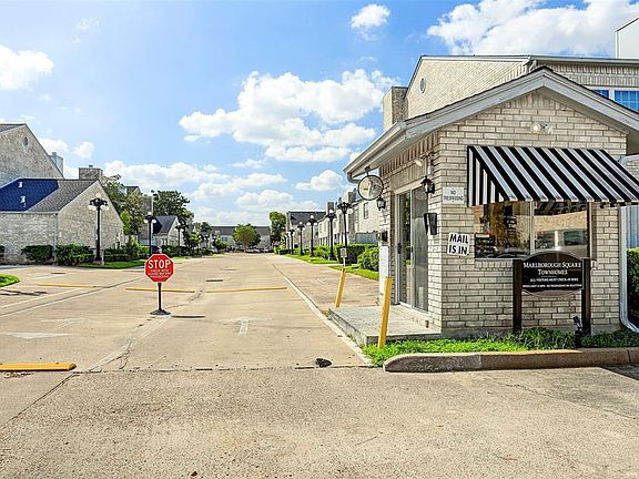 3rd image of 258 Wilcrest Dr #258