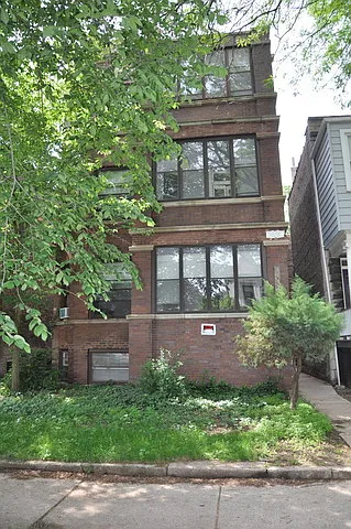 1441 W Berteau Ave #3R — Photo 1