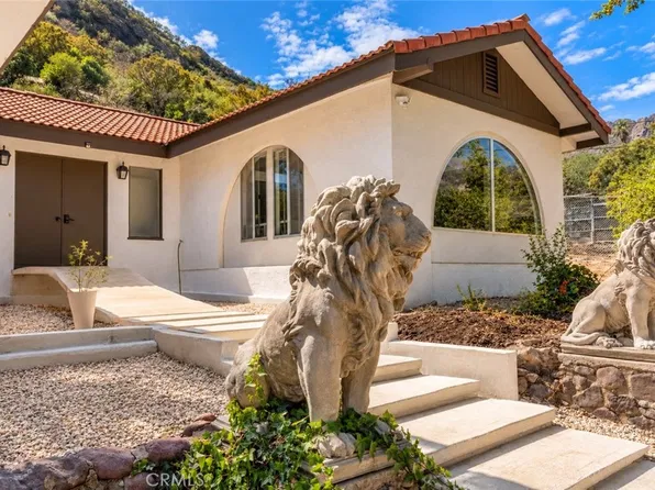 864 W Carlisle Rd, Thousand Oaks, CA 91361