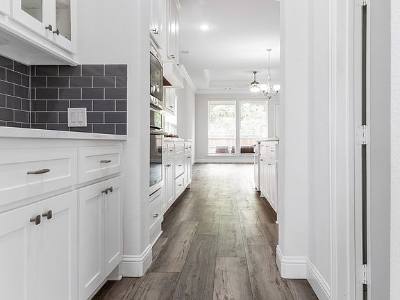 5th image of 12569 Royal Oaks Ln