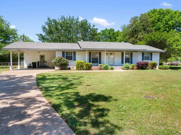 923 Heritage Dr, Sylacauga, AL 35150