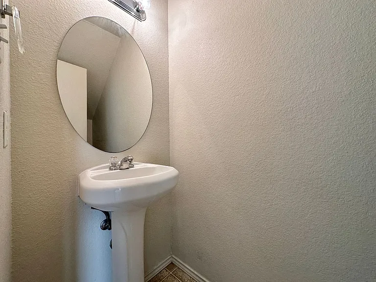 2105 Tahoe Ct — Photo 10