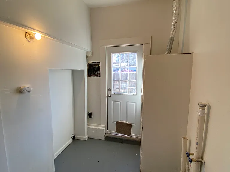 2509 W 38th St — Photo 15