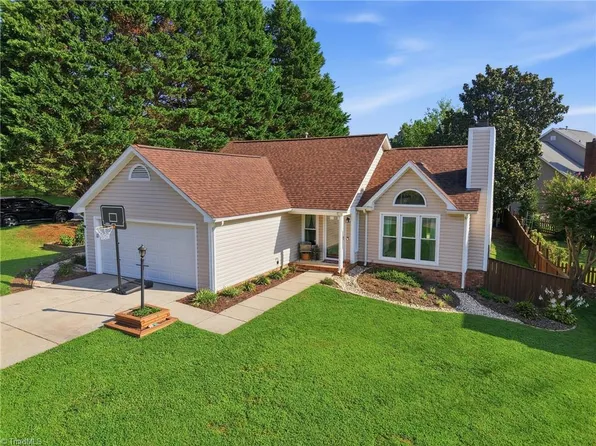 1 Ivy Ridge Ct, Greensboro, NC 27407