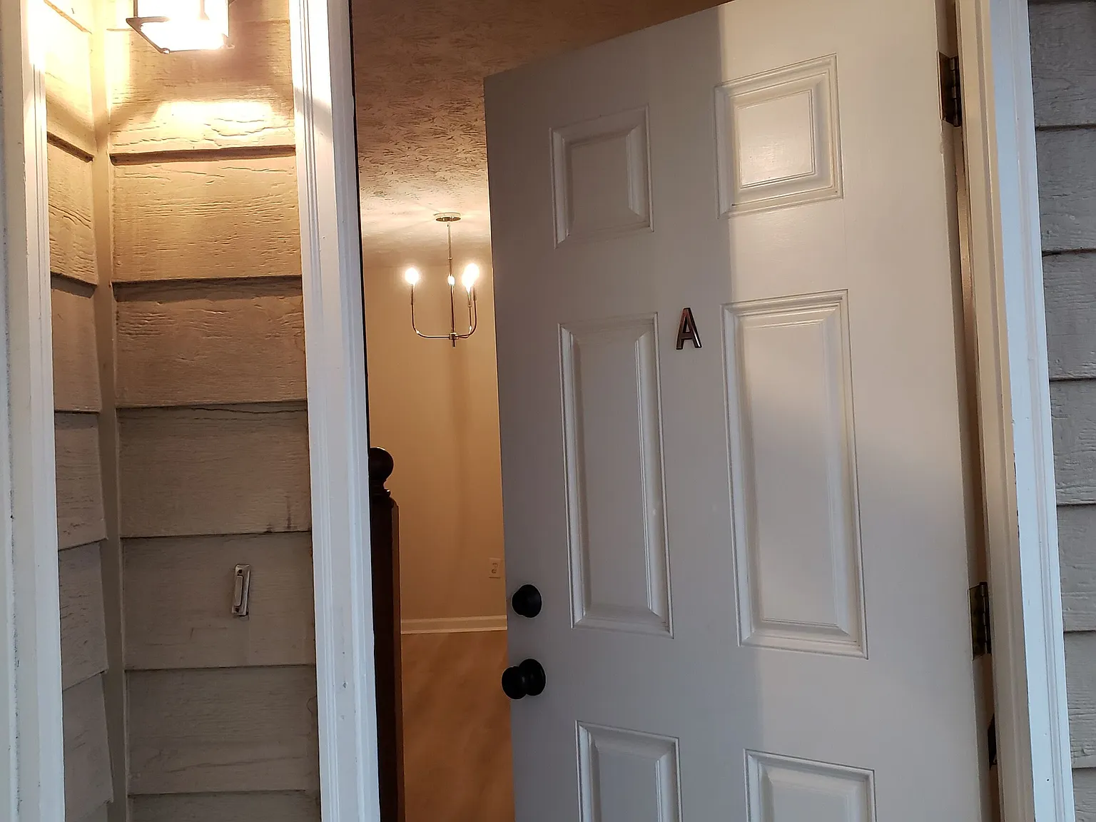 5871 N Castlegate Dr — Photo 2
