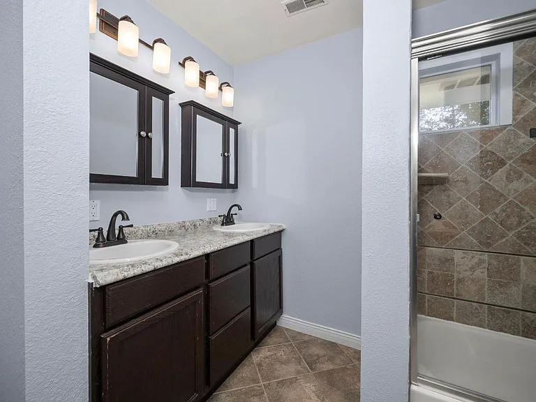 21910 W Bannock Ave — Photo 32