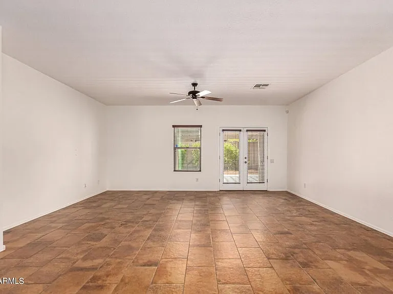 10847 W Avenida Del Rey — Photo 3