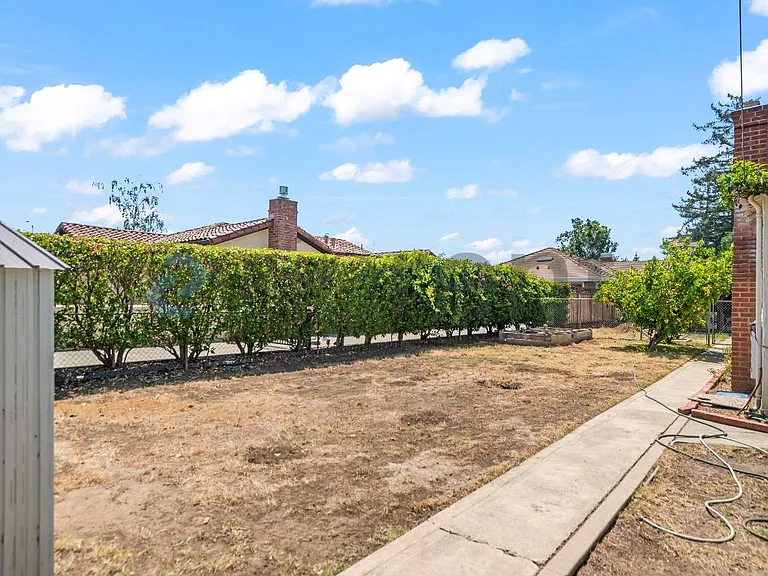 14331 Capri Dr — Photo 25