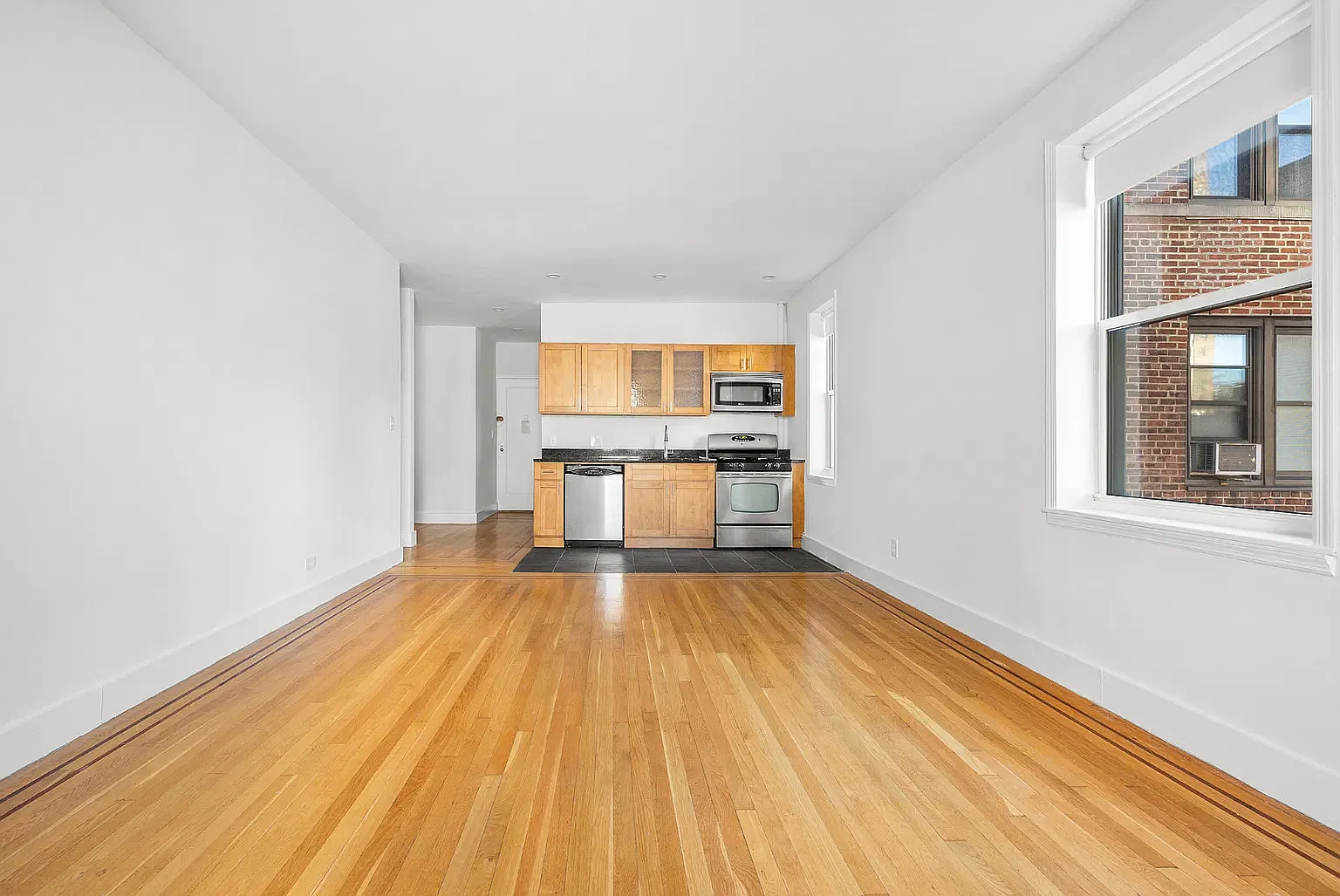 364 West 18th Street — Photo 4