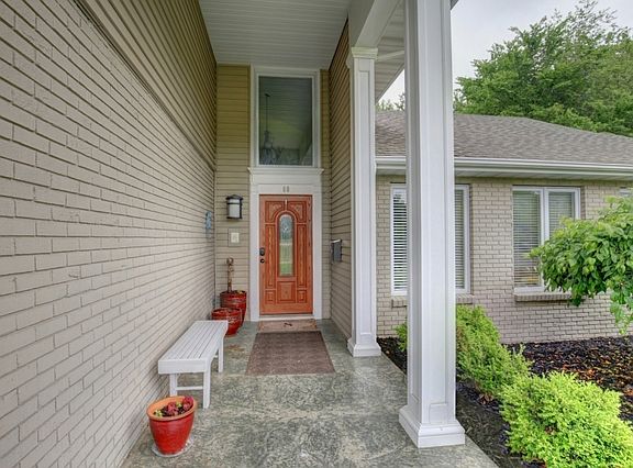 2nd image of 80 N Circle Dr