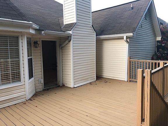 2nd image of 102 Chase Ct