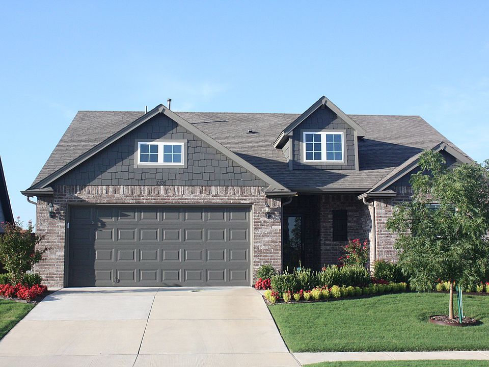 Amazing Curb Appeal!! 