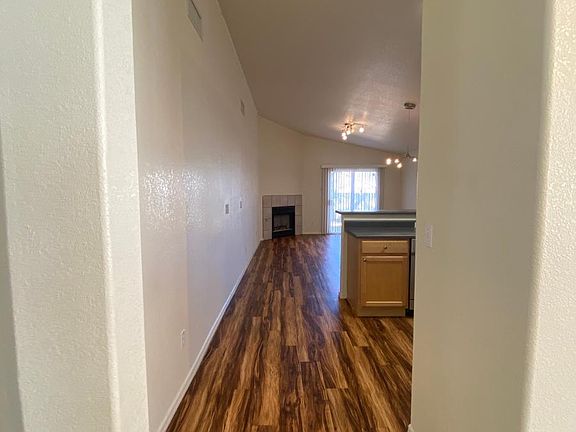 5th image of 1629 E Saint Apollonia St
