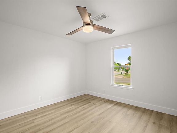 4th image of 9006 Lodge Ct