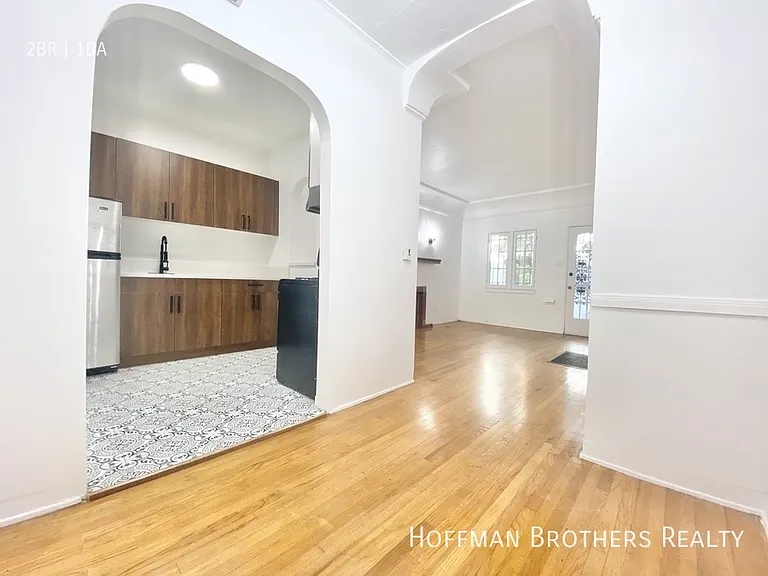 641 N Spaulding Ave — Photo 6