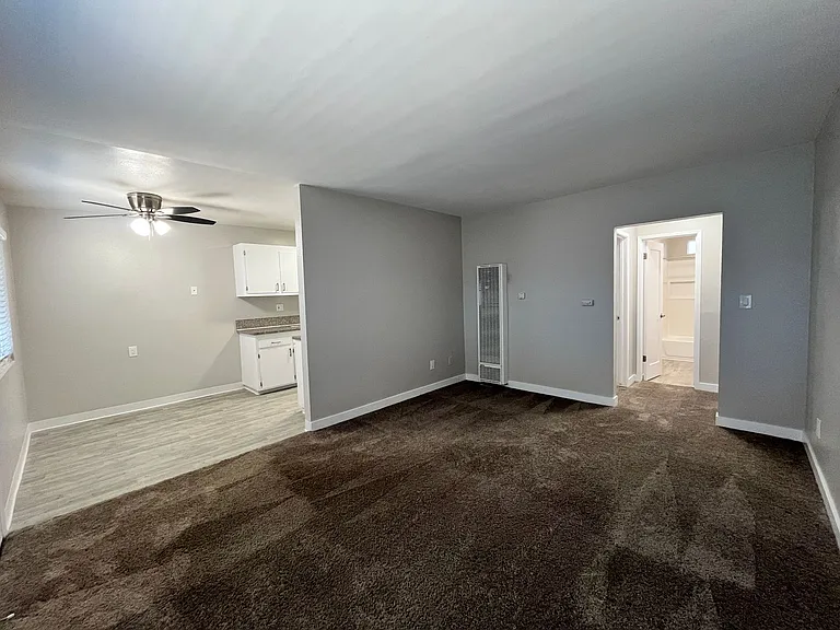 0033 BERRO ASSETS BUILDING — Photo 2