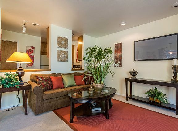 4th image of 631 Channing Ave #3