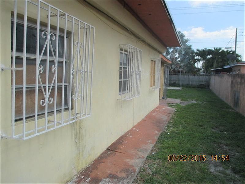 2nd image of 110 W 17th St