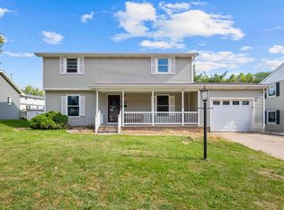 548 Meadowview Dr, Clinton, IA 52732