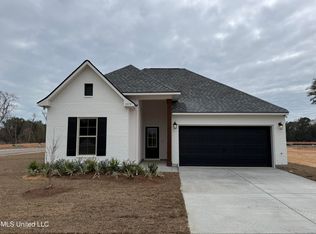 1373 Redfish Dr, Gulfport, MS 39507