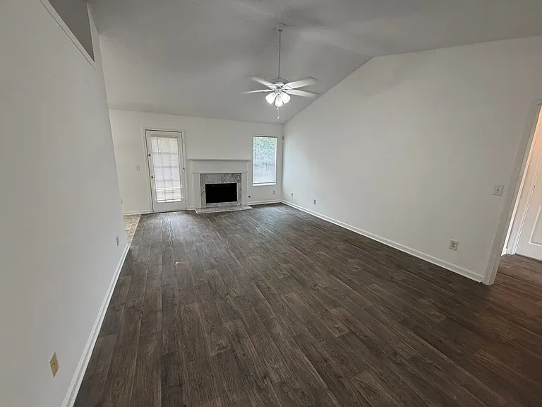 1613 Fort Perry Way — Photo 2