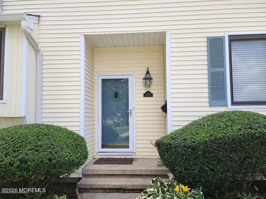 3 bed, 2.5 bath, 1674 sqft, $3,500 — Photo 3
