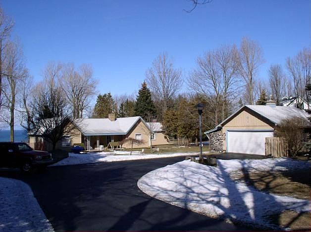 1st image of 3055 S Lakeshore Dr