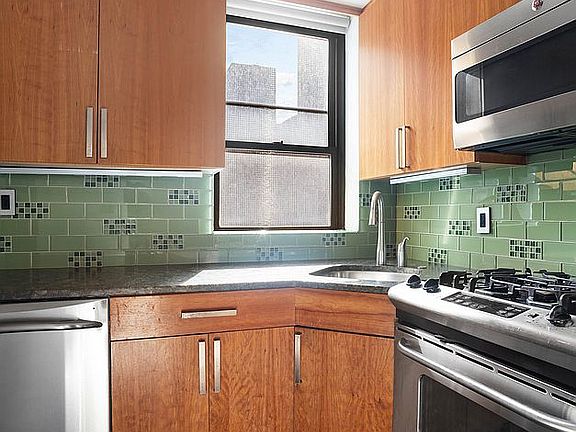 4th image of 340 W 55th St APT 9E