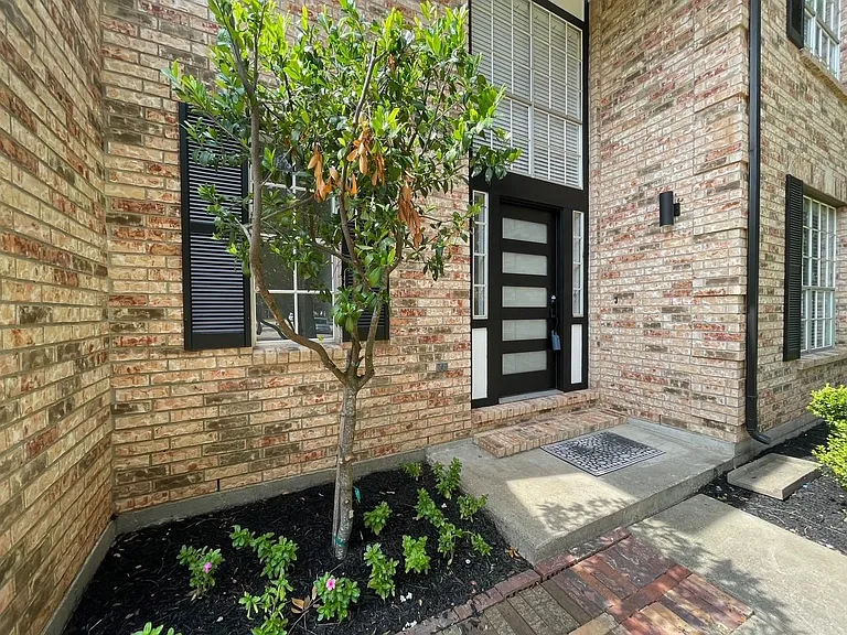 6438 Drake Elm Dr — Photo 2