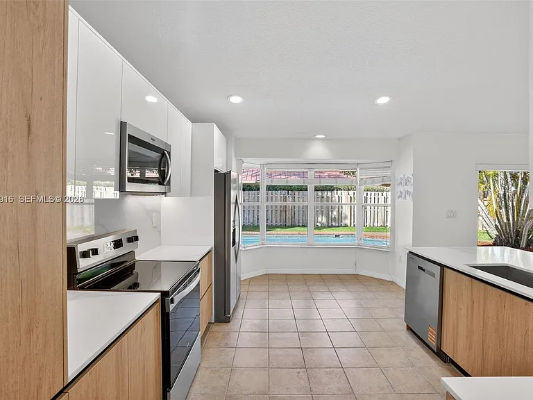 14330 SW 152nd Pl — Photo 4