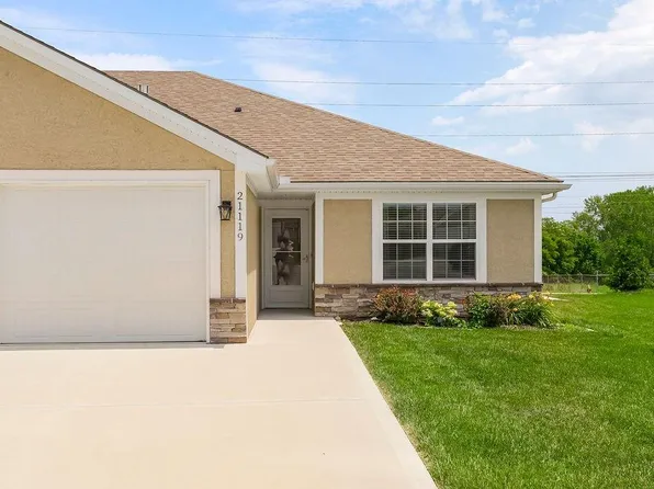 21119 E 8th St S, Independence, MO 64056