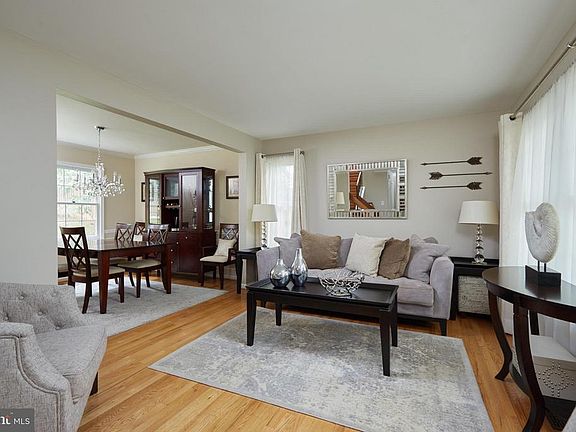 3rd image of 14608 Pebble Hill Ln