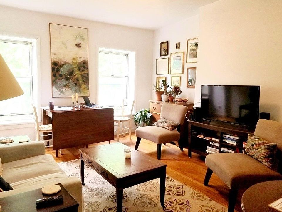 1st image of 115 Wyckoff St APT 3