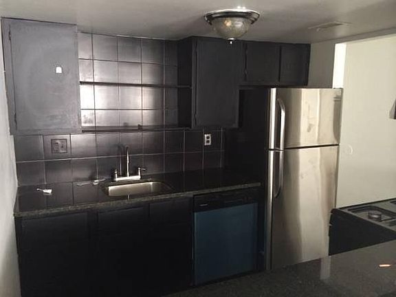3rd image of 1716 Sansom St Floor 3
