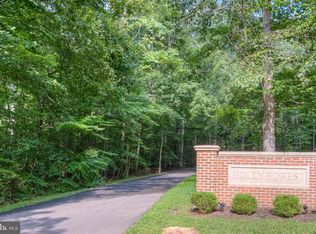7116 Sylvan Glen Ln, Fairfax Station, VA 22039