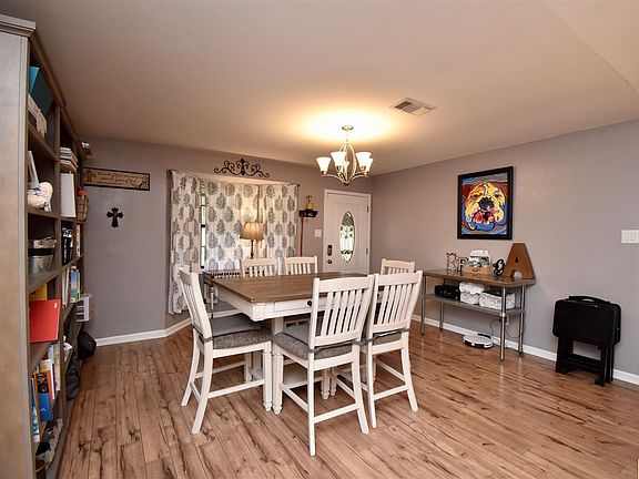 5th image of 137 Timber Ridge Dr