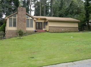 1952 N Oak Dr, Lawrenceville, GA 30044