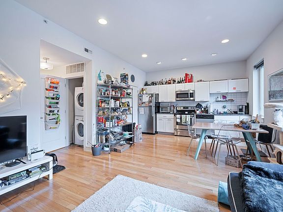 2nd image of 1516 N 15th St APT 109