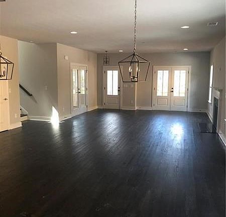 4th image of 1933 Park Chase Ln