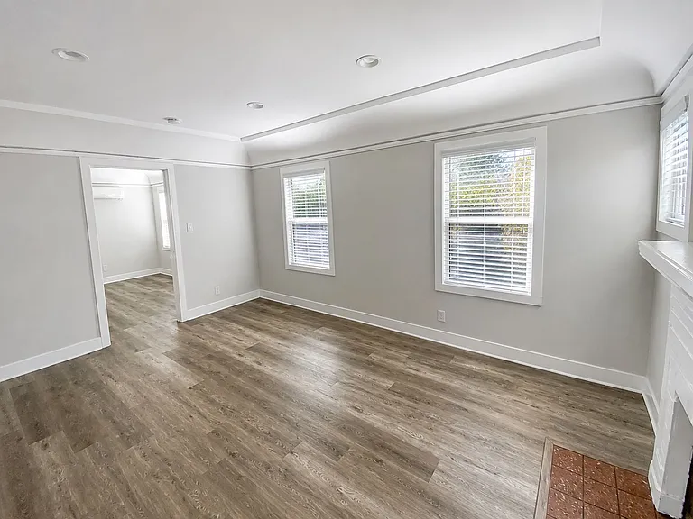 88 S Allen Ave — Photo 19