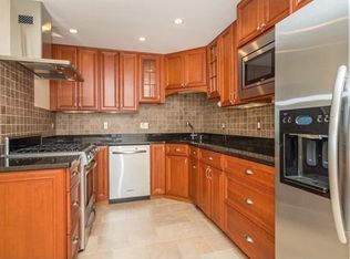 67 E India Row #26D, Boston, MA 02110
