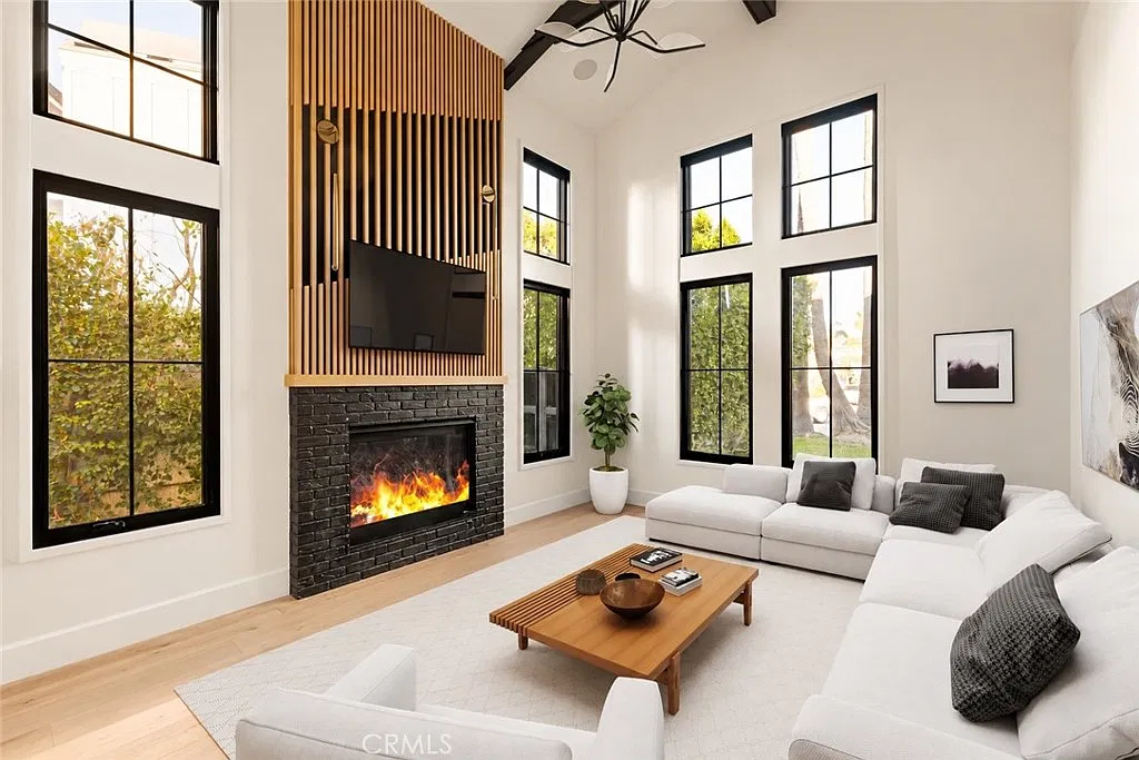 5 bed, 5.5 bath, 4618 sqft, $25,000 — Photo 4