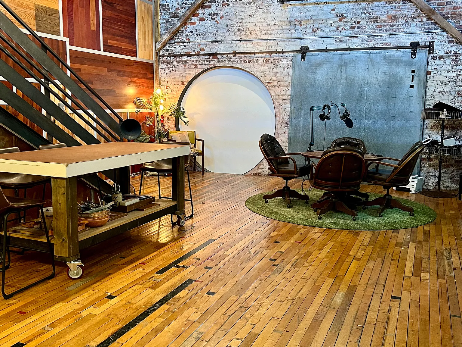 Studio, 1000 sqft, $1,400 — Photo 3