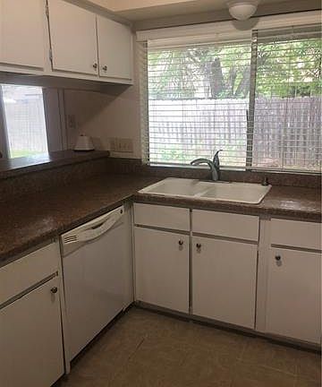 5th image of 12304 Bainbridge Ln