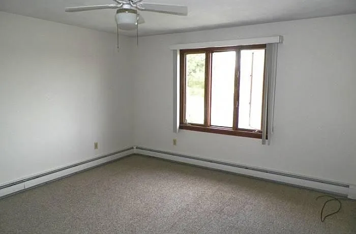 300 Old County Rd #4 — Photo 13